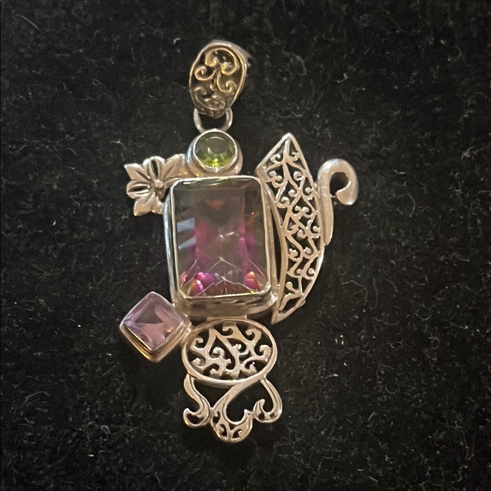 Bali pendant Mystic Topaz .925